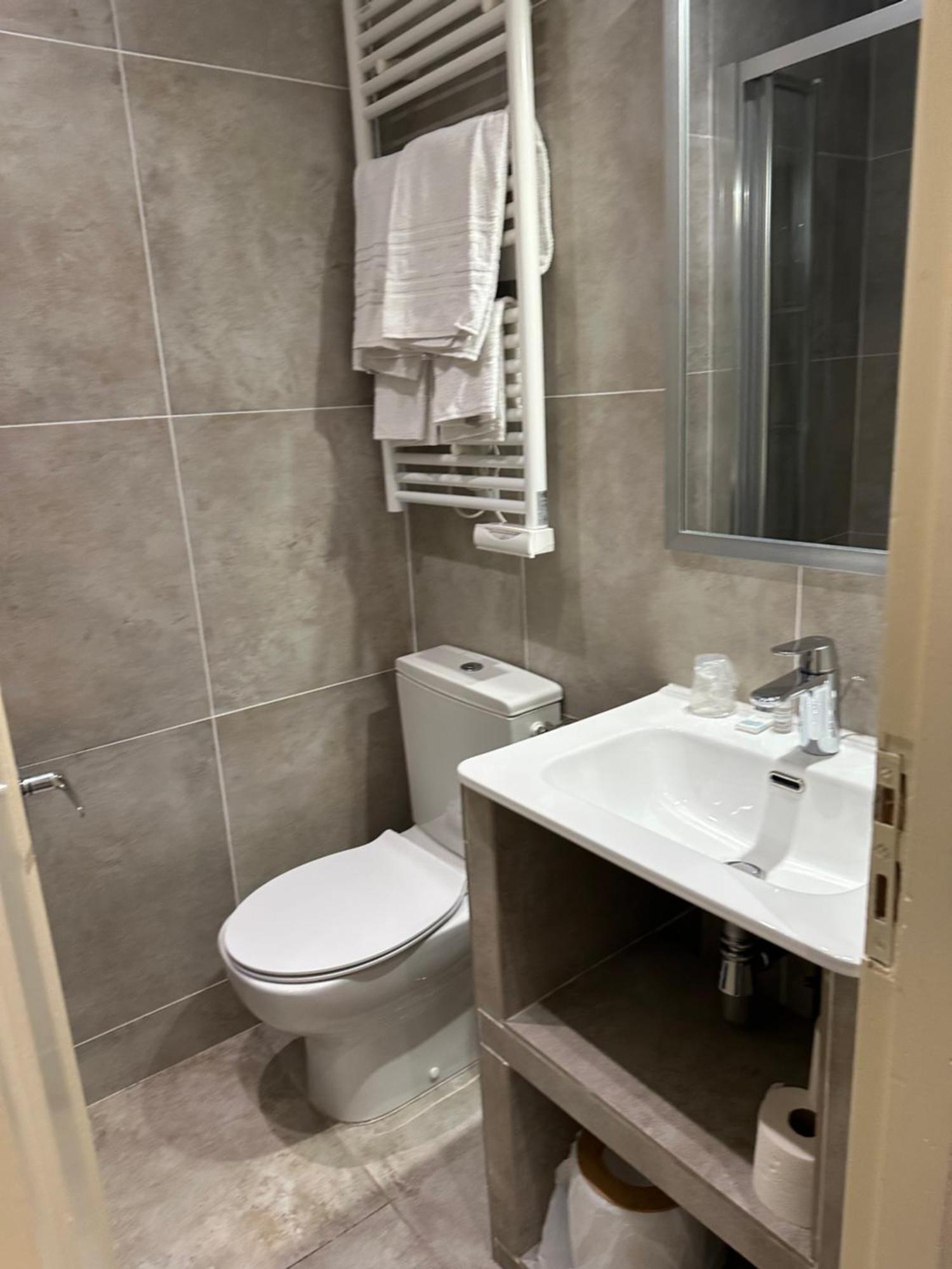 Hotel Azur Lyon Extérieur photo
