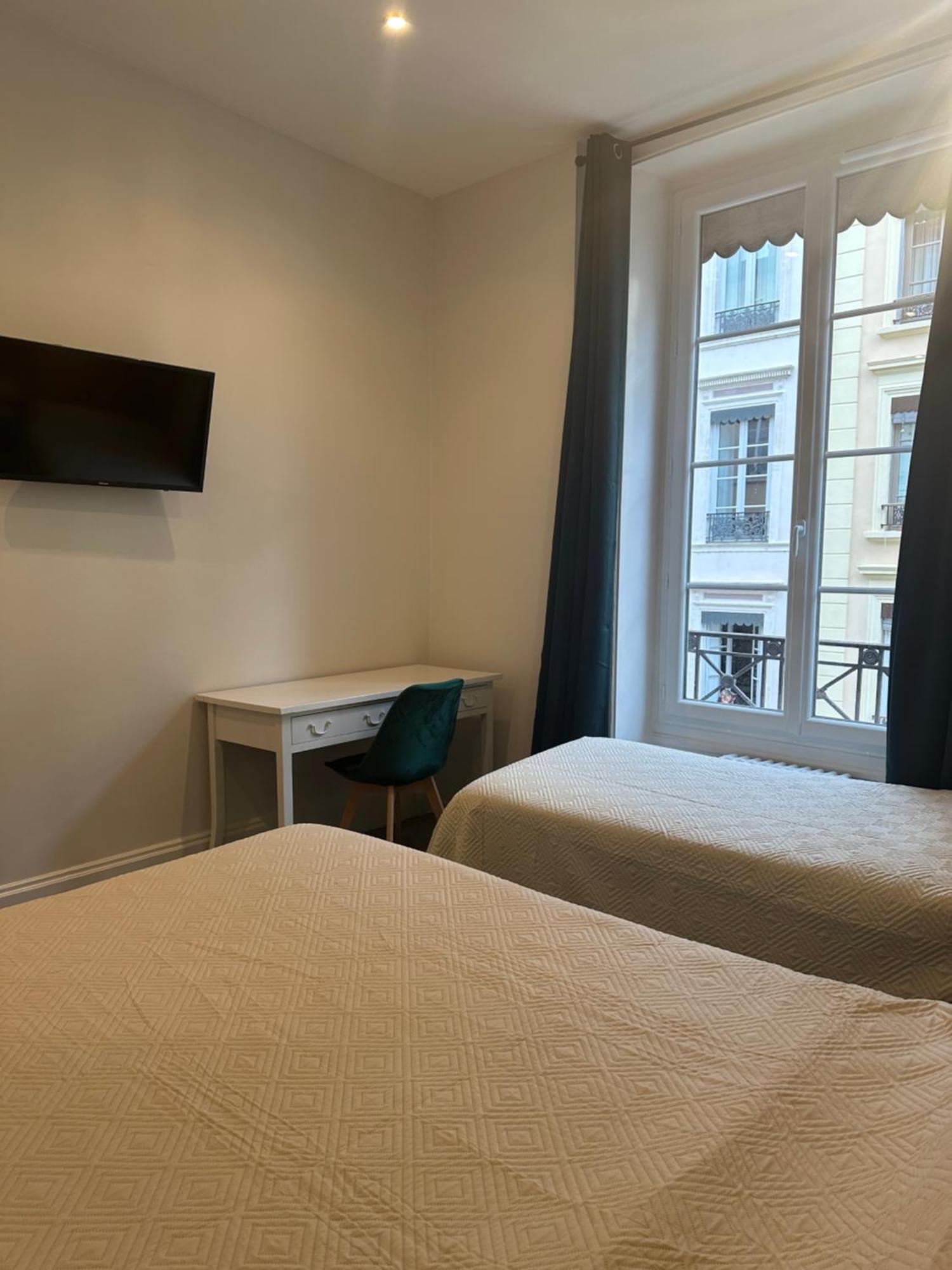Hotel Azur Lyon Extérieur photo